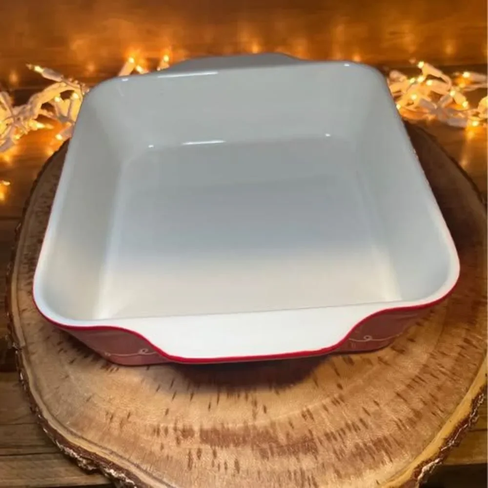 8” Ceramic Baking Dish Red bow NEW in box